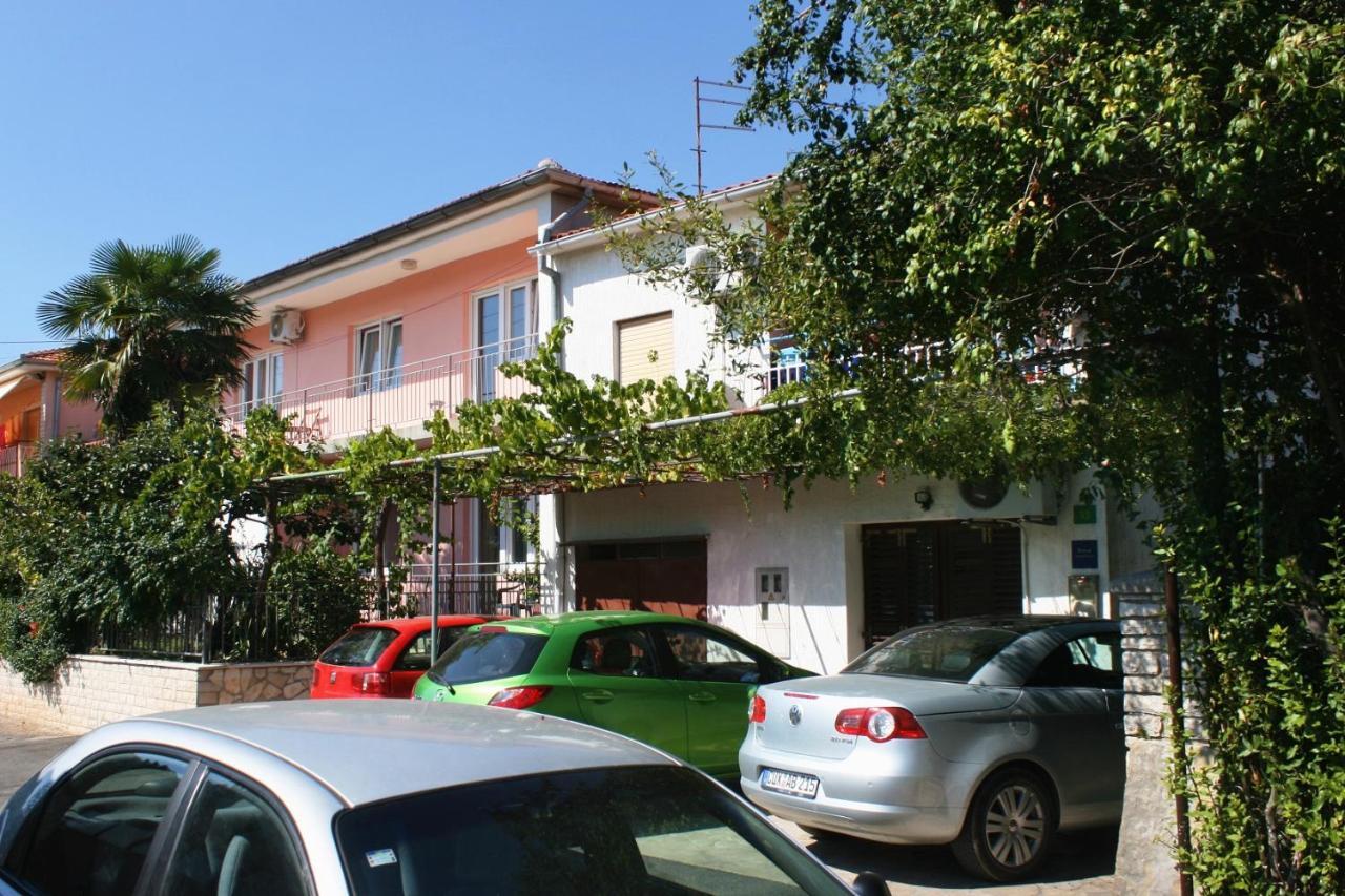 Apartments With A Parking Space Pula - 6985 Exterior photo
