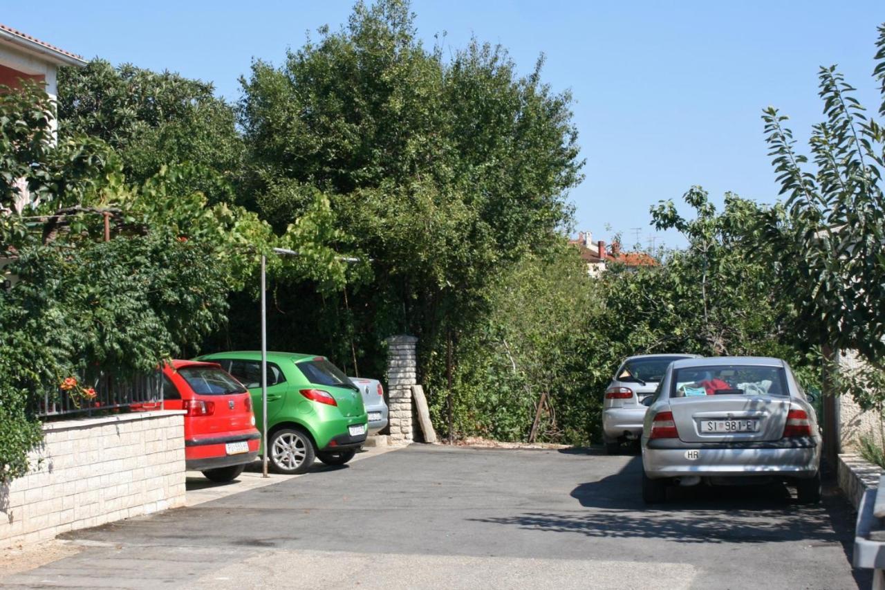 Apartments With A Parking Space Pula - 6985 Exterior photo
