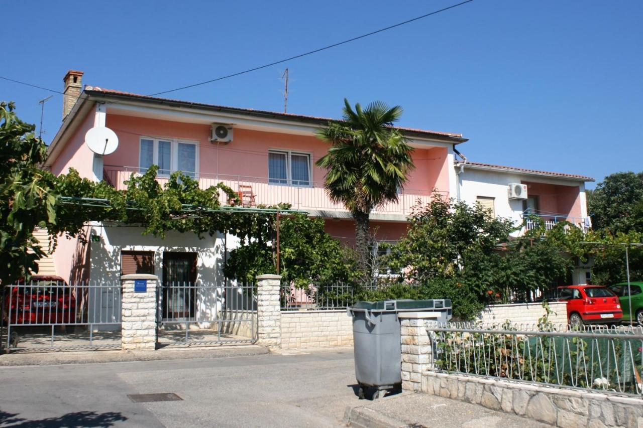 Apartments With A Parking Space Pula - 6985 Exterior photo