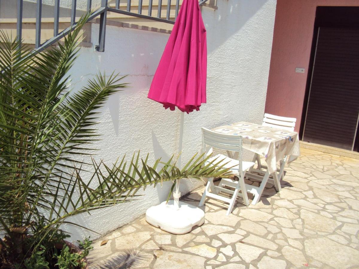 Apartments With A Parking Space Pula - 6985 Exterior photo